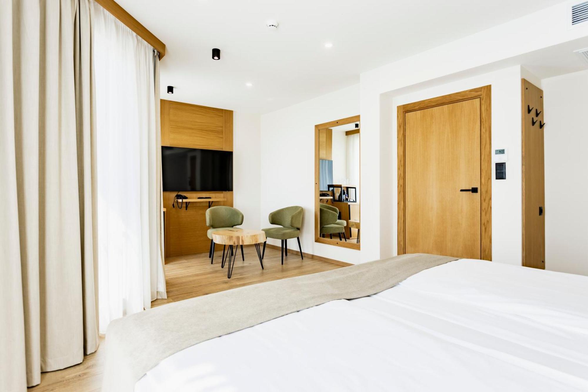 Natura All Seasons Boutique Hotel Burgas Stad Buitenkant foto