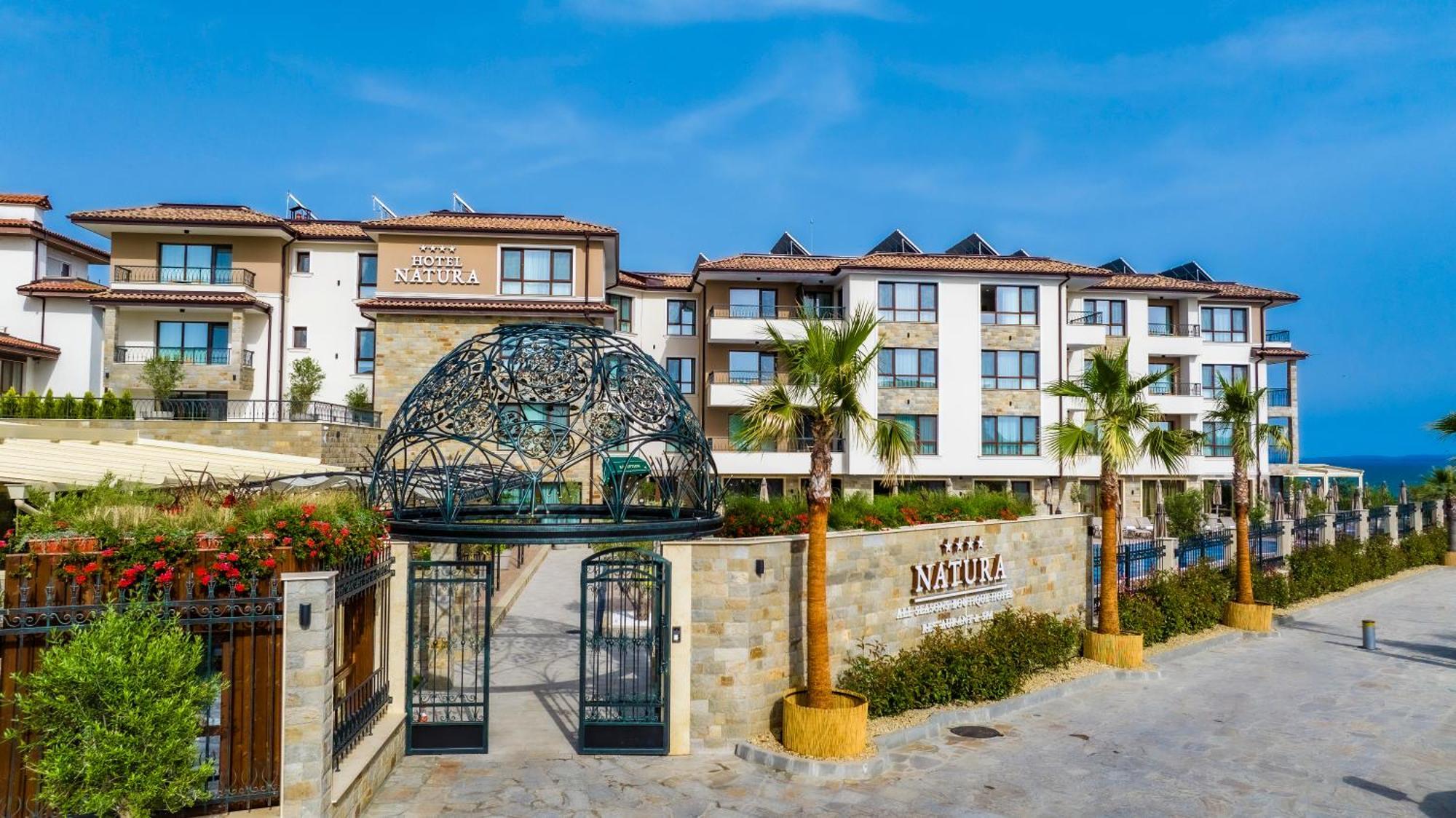 Natura All Seasons Boutique Hotel Burgas Stad Buitenkant foto