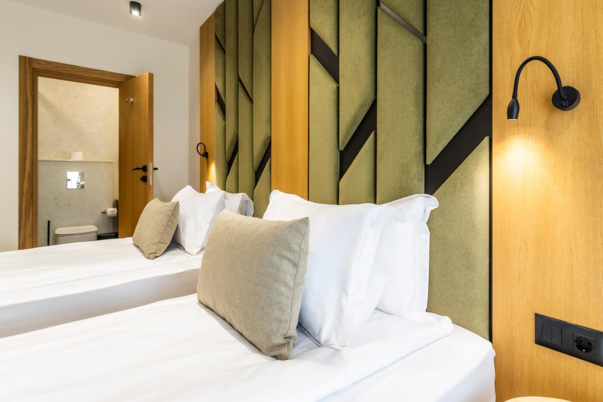 Natura All Seasons Boutique Hotel Burgas Stad Buitenkant foto