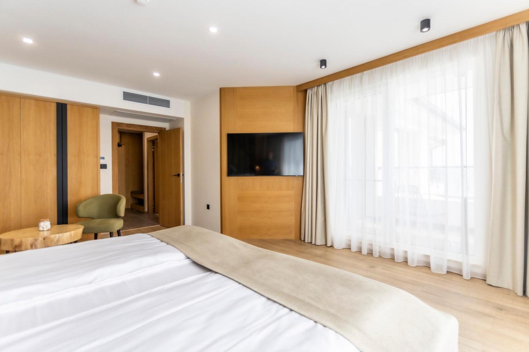 Natura All Seasons Boutique Hotel Burgas Stad Buitenkant foto