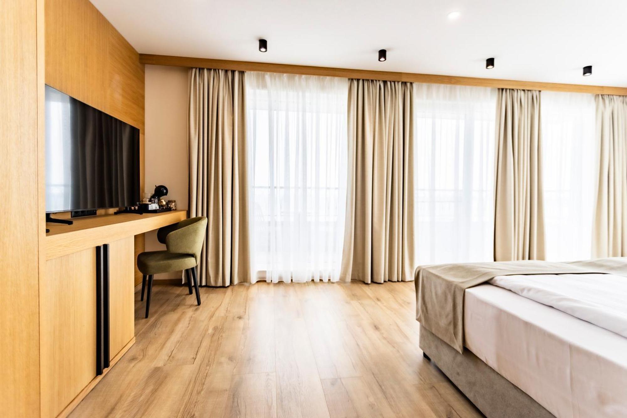 Natura All Seasons Boutique Hotel Burgas Stad Buitenkant foto